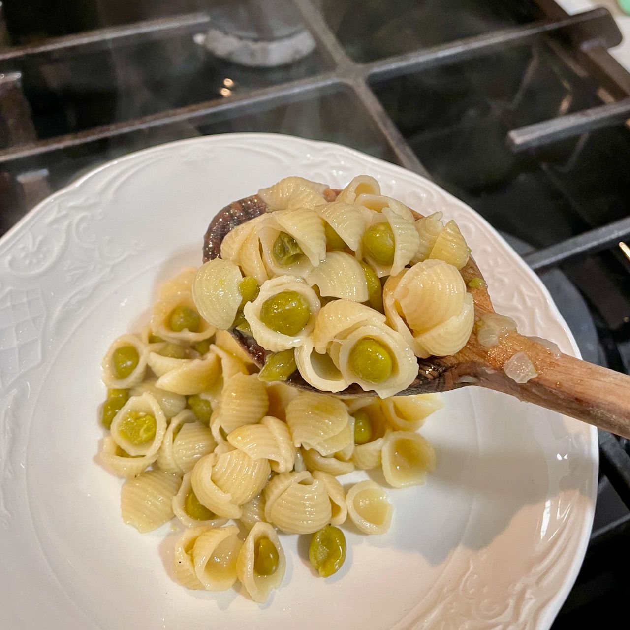 Pasta Piselli (Pasta with Peas)